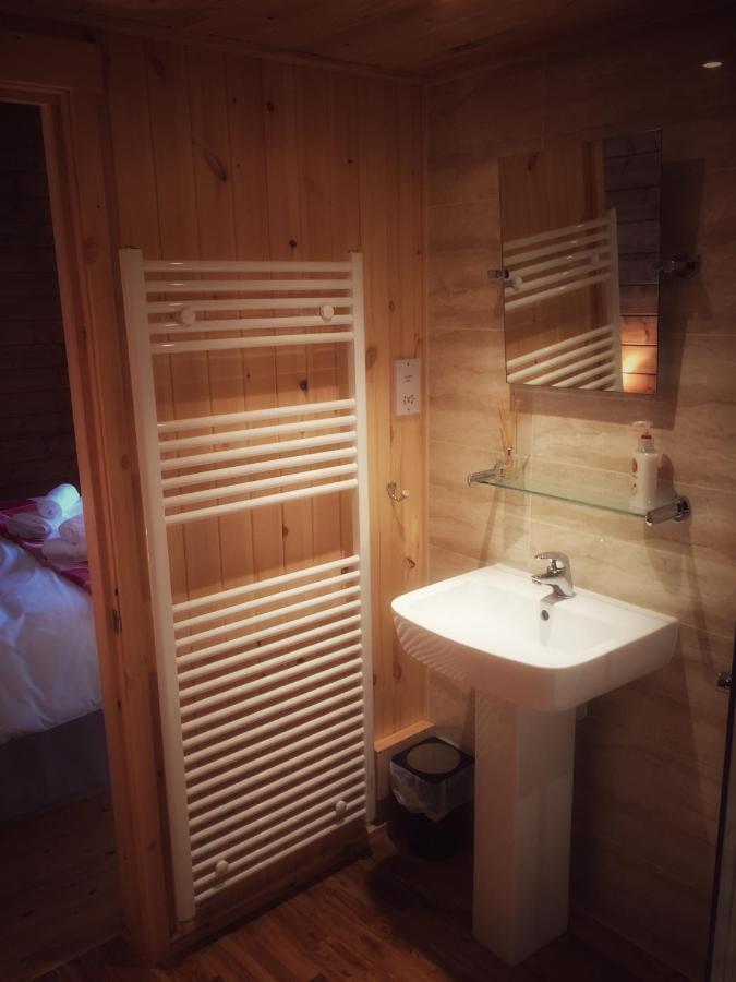 Hill Cottage Cabins Fort Augustus Extérieur photo