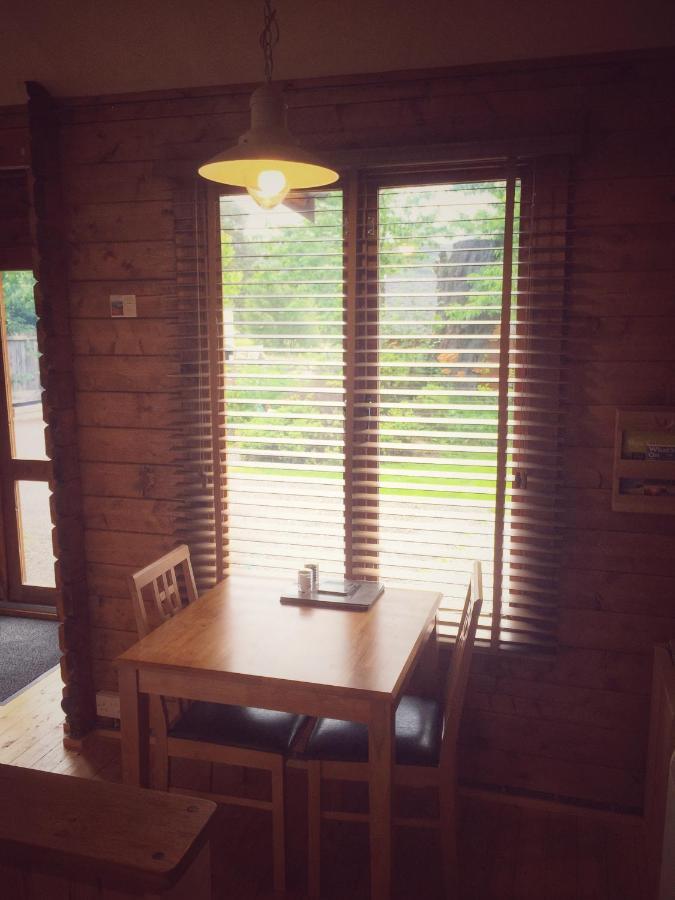 Hill Cottage Cabins Fort Augustus Extérieur photo